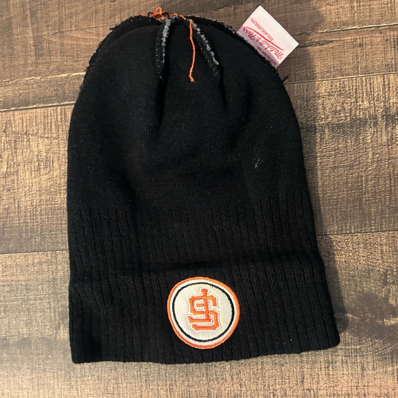 SF Giants Mitchell & Ness beanie - Picture 4 of 5